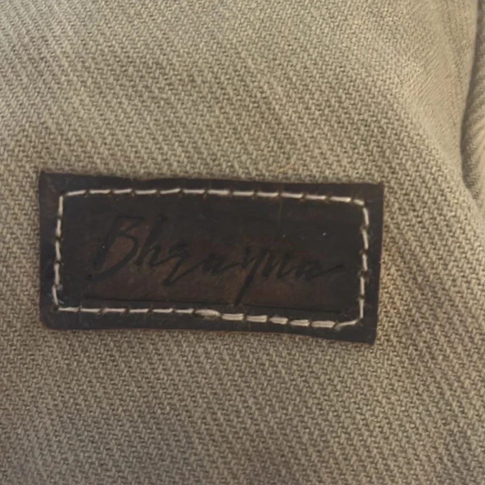 Anglo Shoulder Bag